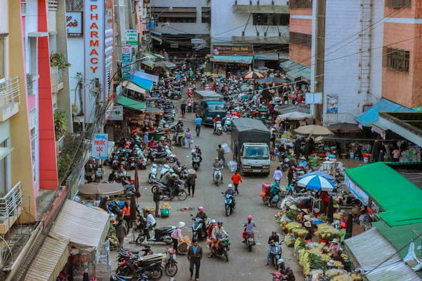 Ngoai ban nhung mat hang cua Da Lat ngoi cho nay con la dia diem song ao cua nhieu du khach