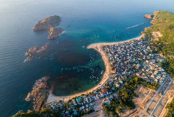 Bai tam Vang Trang Khuyet nhin tu tren cao