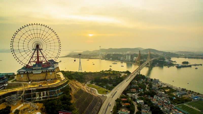 Quang Ninh ngay cang dau tu ve du lich