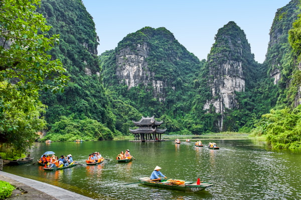 Non nuoc huu tinh o Trang An Ninh Binh